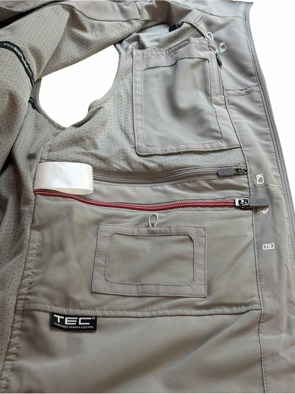 Scottevest | Gray RFID Full Zip Multi Pocket Travel Vest - Picture 6 of 12